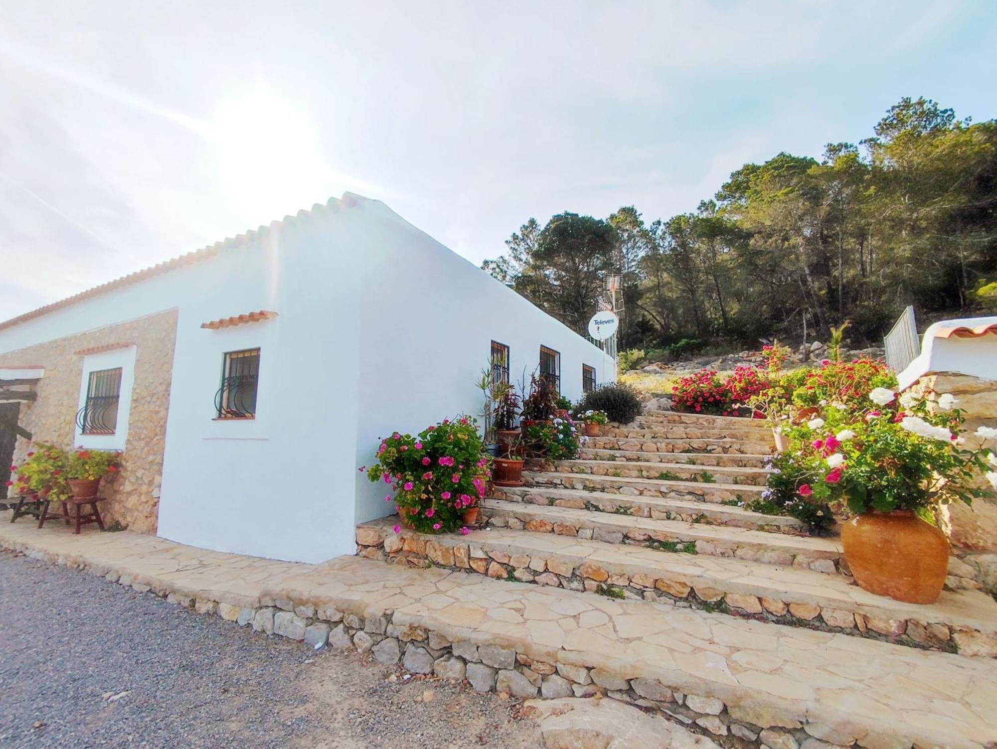 Casa Can Lluc Con Piscina, Jardin Y Vista Al Campo Sant Miquel De Balansat Exterior foto