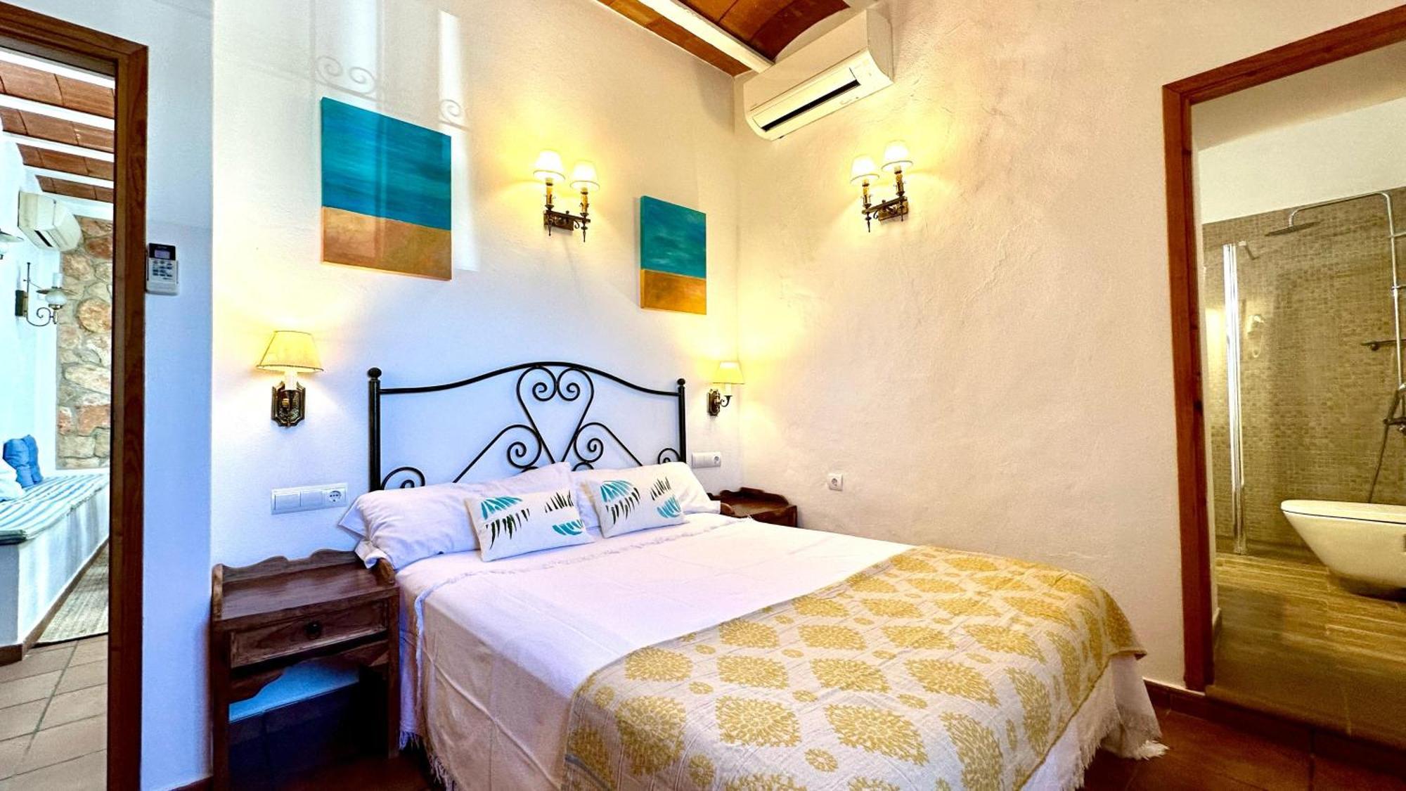 Casa Can Lluc Con Piscina, Jardin Y Vista Al Campo Sant Miquel De Balansat Exterior foto
